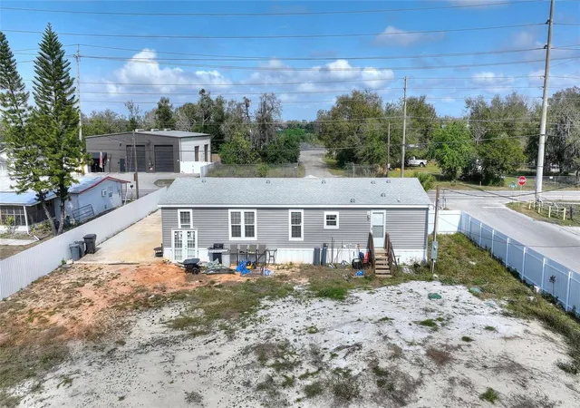 Photo 4 of Manufactured home for sale at 2337 E Main St, Lakeland, FL 33801 | MLS# S5154627 | Listing updated on 2026-08-17