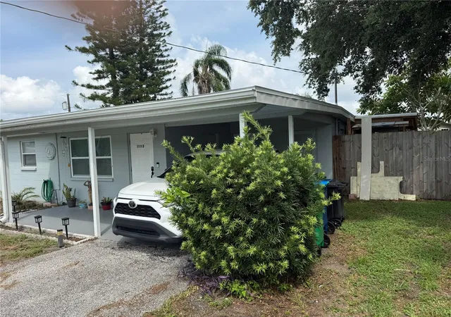 Photo 4 of Single family home for sale at 11113 102nd Lane, Largo, FL 33773 | MLS# TB8533887 | Listing updated on 2026-09-28
