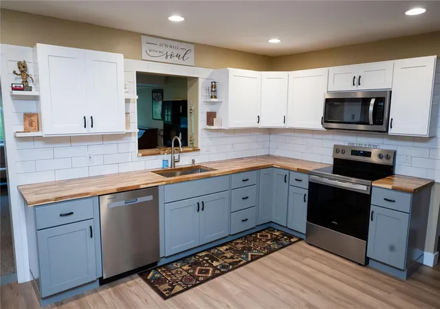 Photo 4 of Single family home for sale at 23816 Oak Tree Dr, Sorrento, FL 32776 | MLS# G5115714 | Listing updated on 2026-08-19