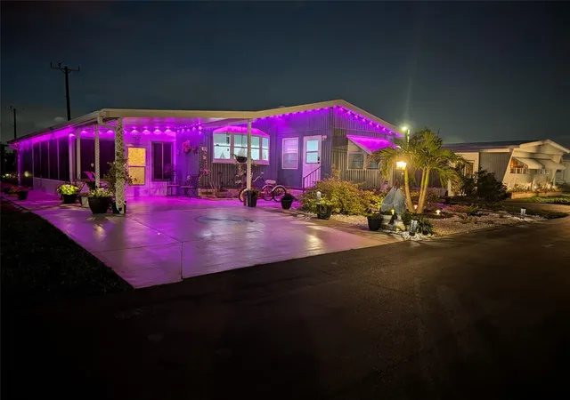Photo 3 of Manufactured home for sale at 5316 53rd Avenue E #L11, Bradenton, FL 34203 | MLS# A4701486 | Listing updated on 2026-08-17