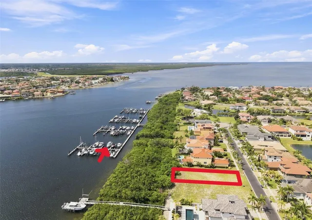 5th image of 6111 Lagomar Ln, Apollo Beach, FL 33572 | MLS# TB8534006
