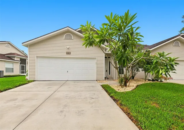 2nd image of 1821 Lake Heron Dr, Lutz, FL 33549 | MLS# TB8534057