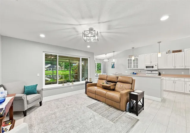 Photo 4 of Townhouse for sale at 1821 Lake Heron Dr, Lutz, FL 33549 | MLS# TB8534057 | Listing updated on 2026-09-23