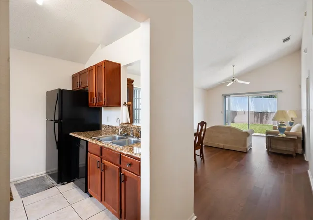Photo 3 of Single family home for sale at 3023 Weymouth Ct, Apopka, FL 32703 | MLS# O6429292 | Listing updated on 2026-08-31