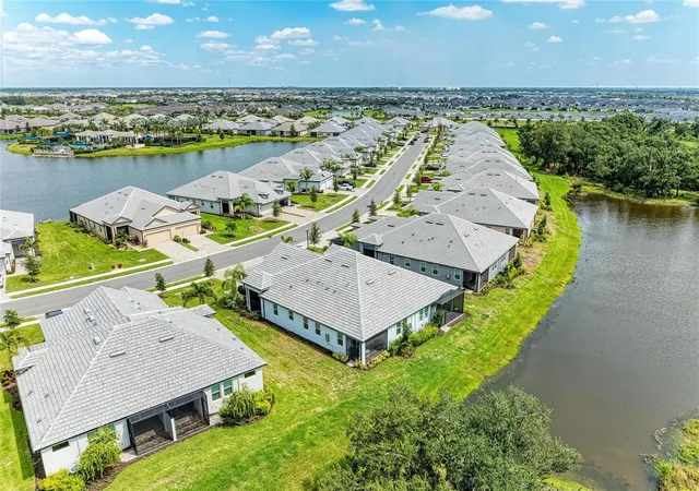 Photo 4 of House for sale at 18048 Cherished Loop, Bradenton, FL 34211 | MLS# A4701505 | Listing updated on 2026-09-08
