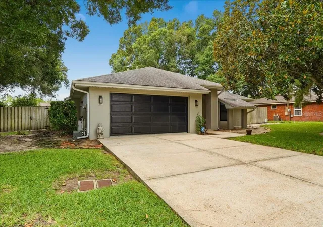 Photo 3 of Sale Pending at 238 College Grv Cir NE, Winter Haven, FL 33881 | MLS# P4939455 | Listing updated on 2026-08-22