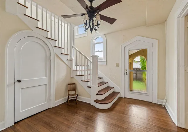Photo 3 of Single family home for sale at 2518 Granada Cir E, Saint Petersburg, FL 33712 | MLS# TB8534198 | Listing updated on 2026-09-01