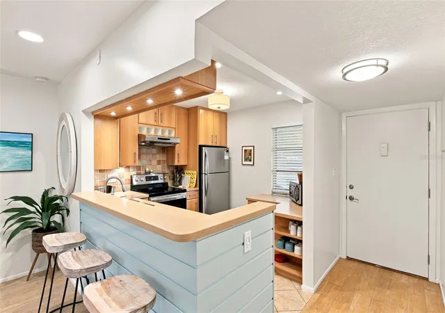 Photo 3 of Condo for sale at 3868 Catalina Dr, Bradenton, FL 34210 | MLS# A4701542 | Listing updated on 2026-08-31