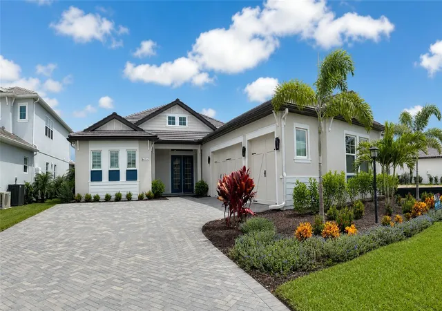Photo 2 of Single family home for sale at 812 Blue Shell Loop, Sarasota, FL 34240 | MLS# A4701543 | Listing updated on 2026-08-30