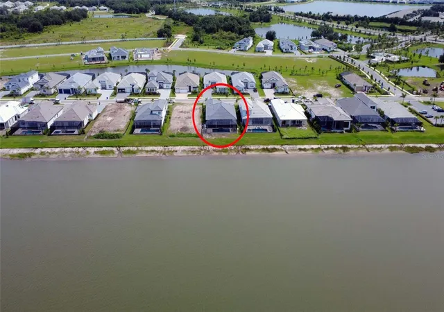 Photo 4 of Single family home for sale at 812 Blue Shell Loop, Sarasota, FL 34240 | MLS# A4701543 | Listing updated on 2026-08-30