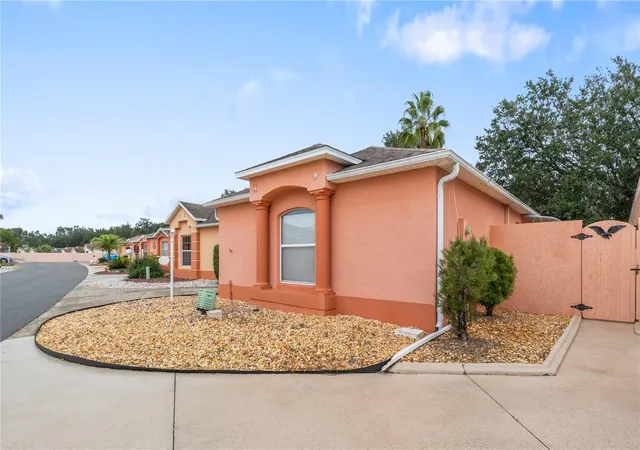 image of 631 Enconto St, Lady Lake, FL 32159 | MLS# G5115767