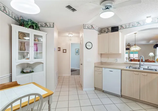 image of 631 Enconto St, Lady Lake, FL 32159 | MLS# G5115767