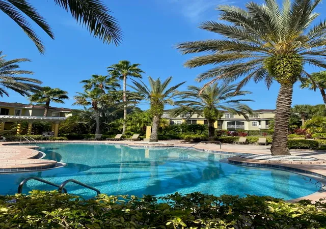 Photo 2 of Condo for sale at 5711 Bentgrass Dr #19-211, Sarasota, FL 34235 | MLS# A4701551 | Listing updated on 2026-08-17