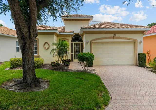 Photo 1 of Single family home for sale at 125 Rio Terra, Venice, FL 34285 | MLS# N6145204 | Listing updated on 2026-08-19