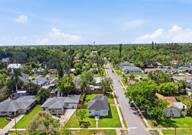 50th image of 1902 Saint George Dr, Bradenton, FL 34208 | MLS# A4701569