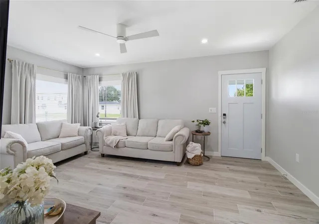 5th image of 1902 Saint George Dr, Bradenton, FL 34208 | MLS# A4701569
