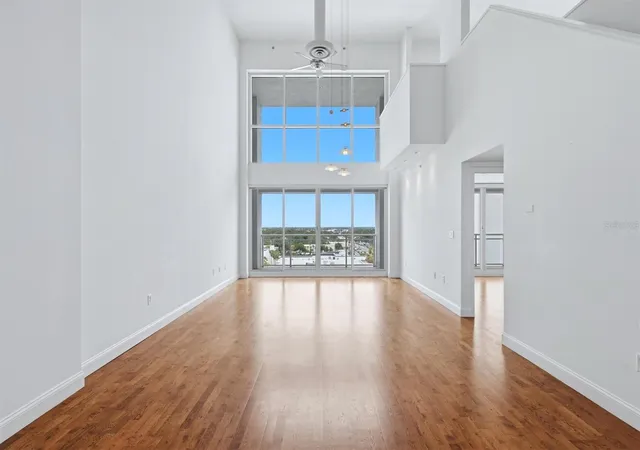3rd image of 1990 Main St, Sarasota, FL 34236