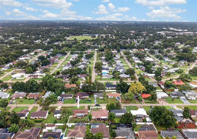 Photo 3 of Single family home for sale at 4701 Spahn St, Sarasota, FL 34232 | MLS# C7529017 | Listing updated on 2026-09-03