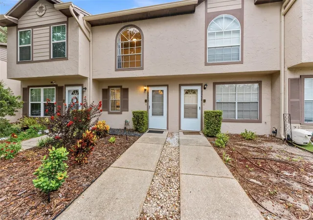 Townhouse for sale at 2350 Fletchers Point Cir, TAMPA, FL 33613 | MLS# TB8534287