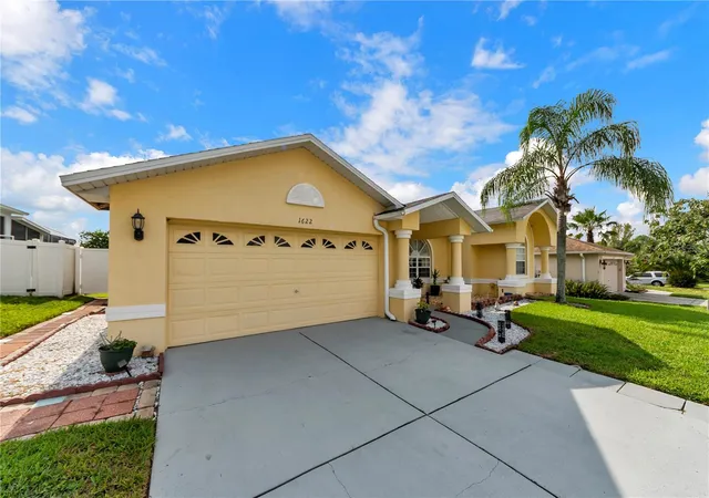 2nd image of 1622 Crazy Horse Dr, Lutz, FL 33559 | MLS# TB8534292