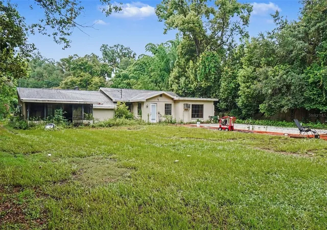 Photo 2 of Sale Pending at 3220 Gardner Rd, Lakeland, FL 33810 | MLS# TB8534294 | Listing updated on 2026-08-21