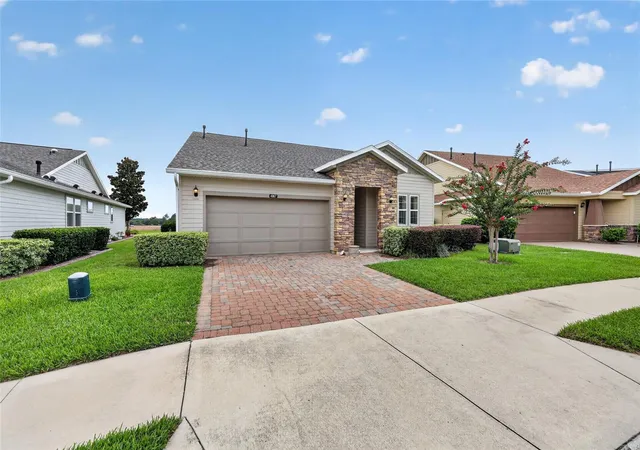 Photo 3 of Single family home for sale at 4967 Nw 35th Lane Rd, Ocala, FL 34482 | MLS# OM729503 | Listing updated on 2026-08-29