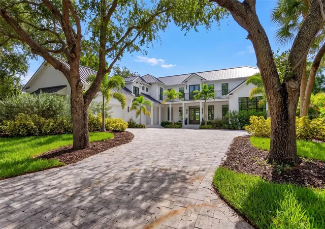 Photo 3 of Single family home for sale at 656 Tropical Cir, Sarasota, FL 34242 | MLS# A4701595 | Listing updated on 2026-08-16