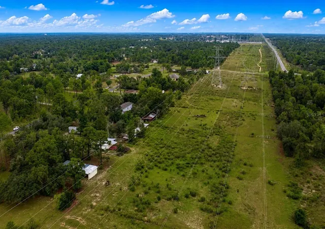 Photo 3 of Manufactured home for sale at 11189 Salome St, Brooksville, FL 34614 | MLS# TB8534333 | Listing updated on 2026-09-29