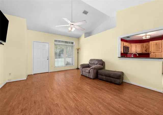 5th image of 200 Nw Charlotte Gln, Lake City, FL 32055 | MLS# GC542362