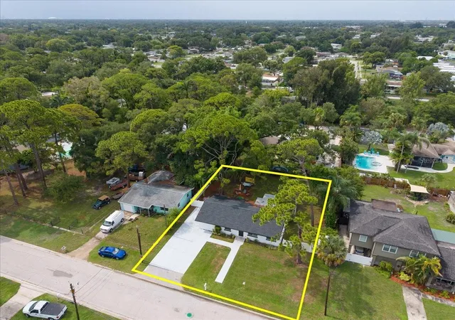 2nd image of 6350 60th Ave N, Saint Petersburg, FL 33709 | MLS# TB8534350