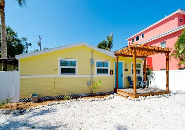 2nd image of 601 Saint Judes Dr, Longboat Key, FL 34228 | MLS# A4701615