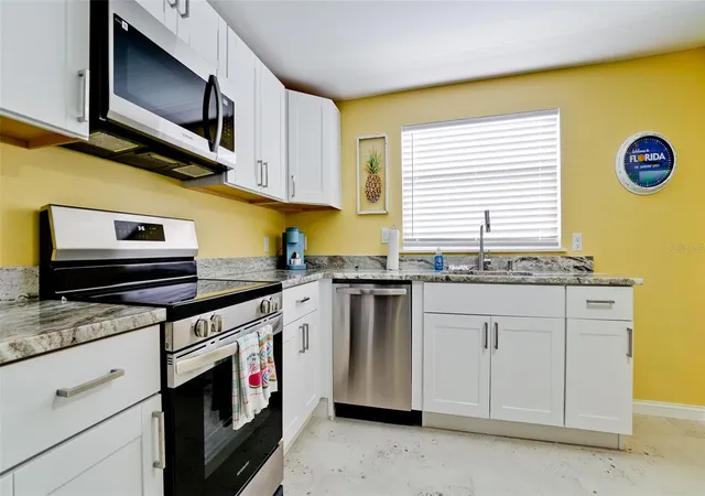 3rd image of 601 Saint Judes Dr, Longboat Key, FL 34228 | MLS# A4701615