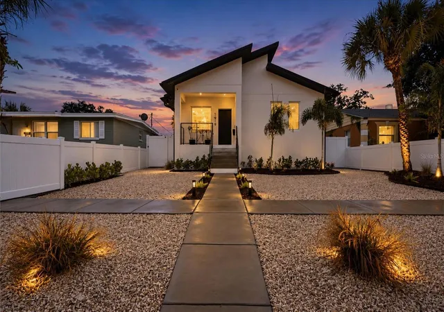 2nd image of 1919 42nd St S, Saint Petersburg, FL 33711 | MLS# TB8534414
