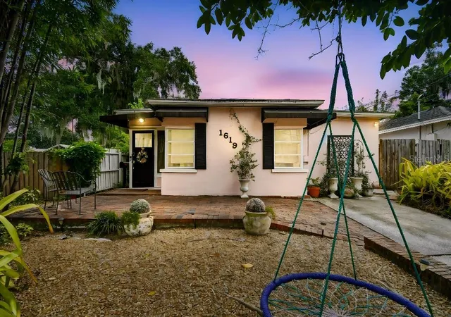 Photo 3 of Single family home for sale at 1619 New York Ave, Orlando, FL 32803 | MLS# TB8534420 | Listing updated on 2026-08-22