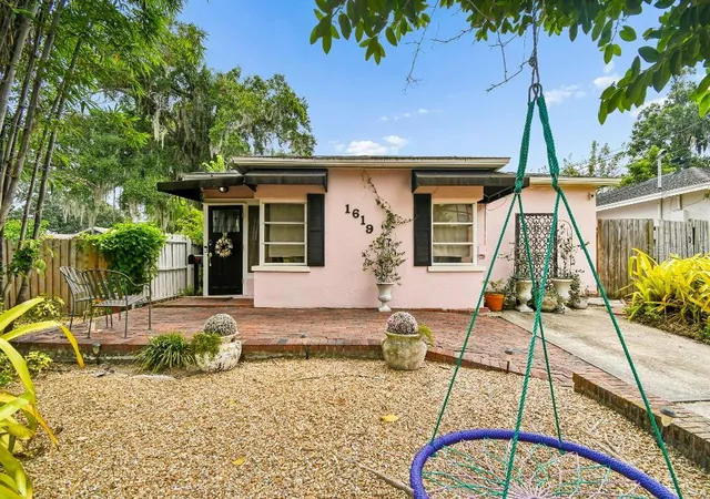 Photo 4 of Single family home for sale at 1619 New York Ave, Orlando, FL 32803 | MLS# TB8534420 | Listing updated on 2026-08-22