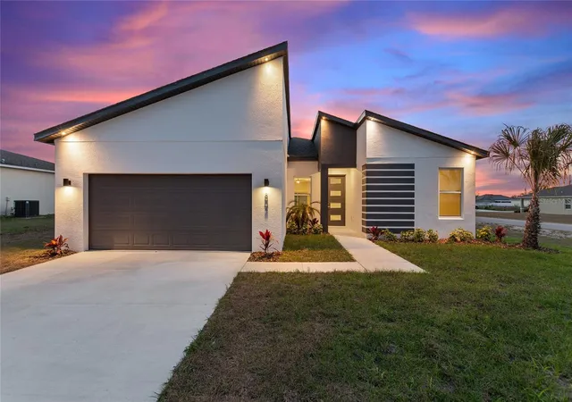 Photo 2 of Single family home for sale at 802 James Dr, Kissimmee, FL 34759 | MLS# O6429644 | Listing updated on 2026-08-07