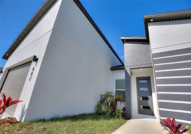 Photo 3 of Single family home for sale at 802 James Dr, Kissimmee, FL 34759 | MLS# O6429644 | Listing updated on 2026-08-07