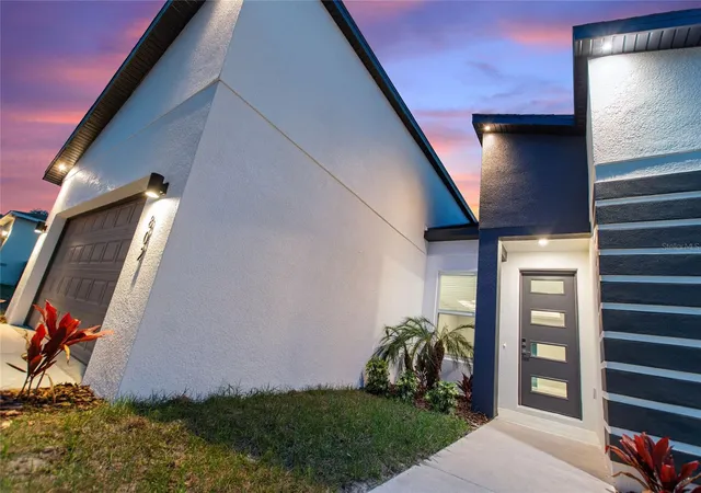 Photo 4 of Single family home for sale at 802 James Dr, Kissimmee, FL 34759 | MLS# O6429644 | Listing updated on 2026-08-07