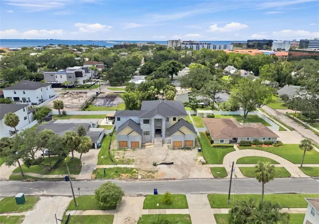 Photo 4 of Single family home for sale at 207 S Gardenia Ave, Tampa, FL 33609 | MLS# TB8534573 | Listing updated on 2026-10-04