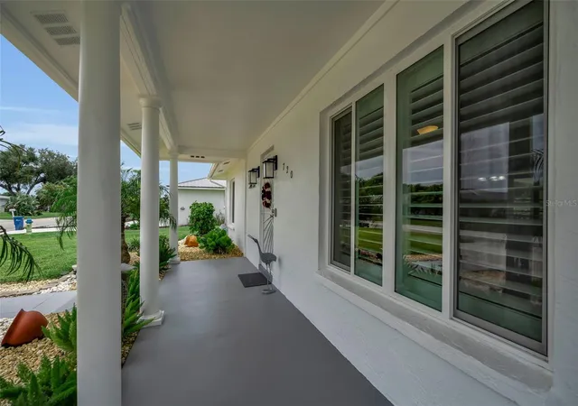 Photo 4 of Single family home for sale at 720 S Gondola Dr, Venice, FL 34293 | MLS# A4701678 | Listing updated on 2026-10-21