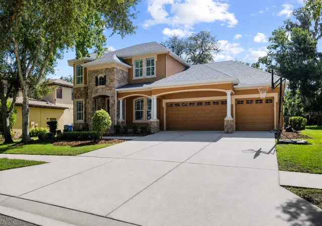 Photo 3 of Single family home for sale at 15910 Ternglade Dr, Lithia, FL 33547 | MLS# TB8534611 | Listing updated on 2026-10-03