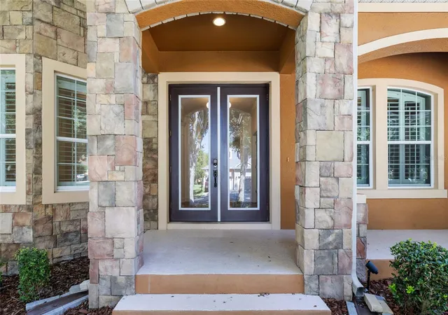 Photo 4 of Single family home for sale at 15910 Ternglade Dr, Lithia, FL 33547 | MLS# TB8534611 | Listing updated on 2026-10-03