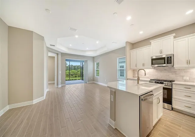 Photo 4 of Sale Pending at 2373 Blue Mahoe Ln, Sarasota, FL 34240 | MLS# A4701684 | Listing updated on 2026-08-26