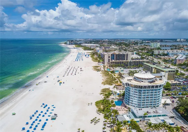 Listing Photo 2 - Condo for sale in building located at 2621 6th St S, Saint Petersburg, FL 33705 - Unit #