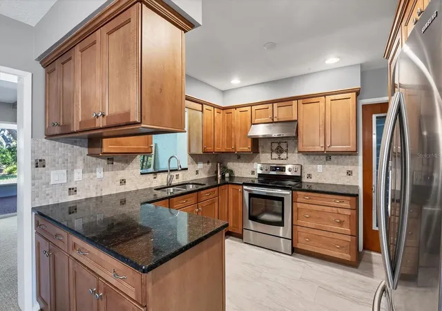 5th image of 5201 Stevens Dr, Sarasota, FL 34234 | MLS# A4701706
