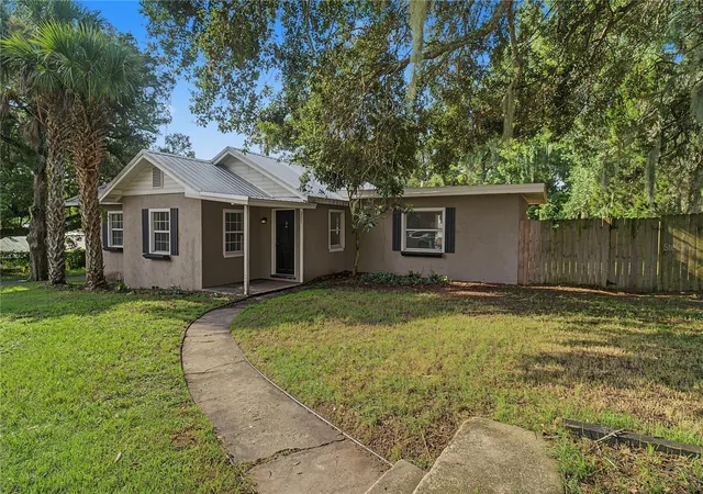 1st image of 205 E Fountain St, Fruitland Park, FL 34731 | MLS# O6429783