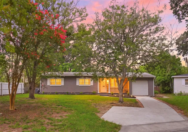 Photo 1 of Single family home for sale at 724 Braidwood Ln, Orlando, FL 32803 | MLS# O6429806 | Listing updated on 2026-09-02