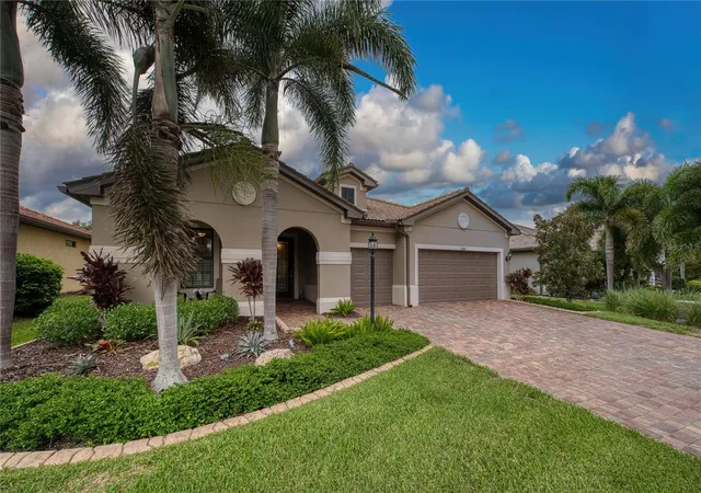 Photo 2 of Single family home for sale at 16918 Loudon Pl, Bradenton, FL 34202 | MLS# A4701737 | Listing updated on 2026-10-23
