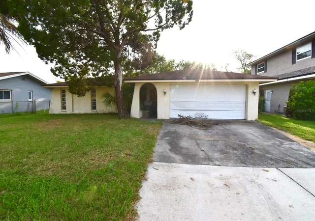 Photo 1 of Single family home for sale at 704 Lemonwood Dr, Oldsmar, FL 34677 | MLS# TB8534748 | Listing updated on 2026-10-05