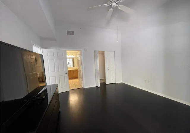 3rd image of 1064 N Tamiami Trl #1122, Sarasota, FL 34236 | MLS# A4701745